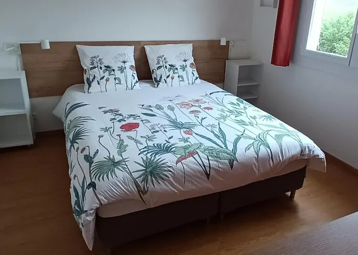 Les Penates De Melilotte Клермон-л'Эро